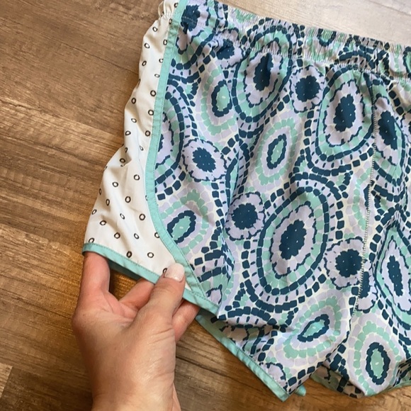 Aerie Short Blue Boho Floral Athletic Size small - Picture 8 of 9